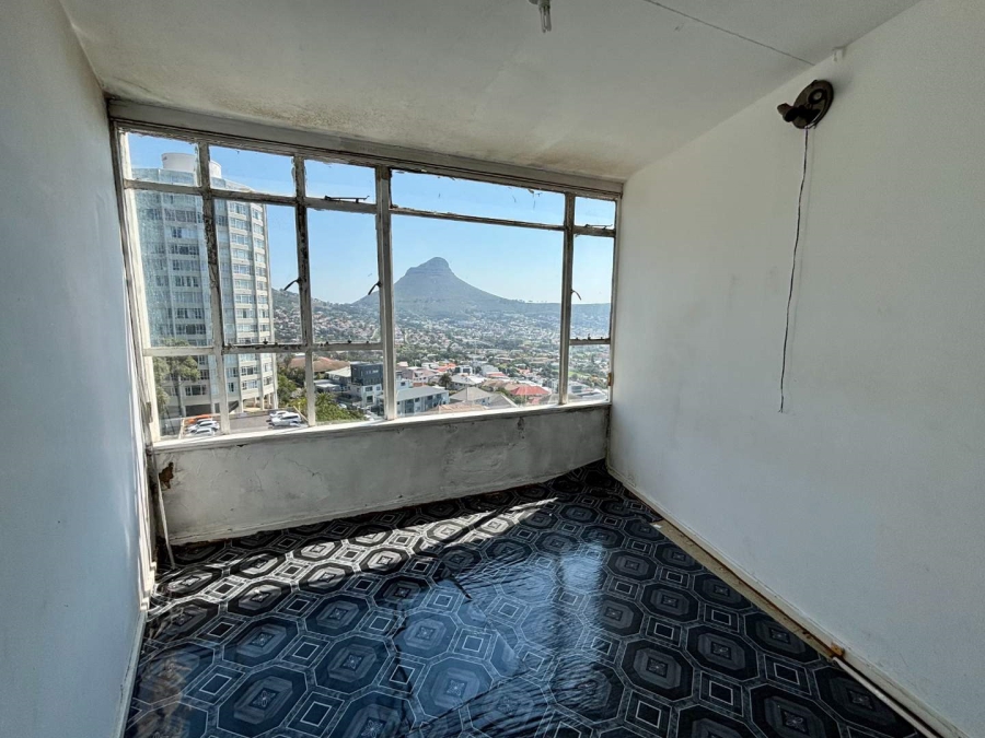 2 Bedroom Property for Sale in Vredehoek Western Cape